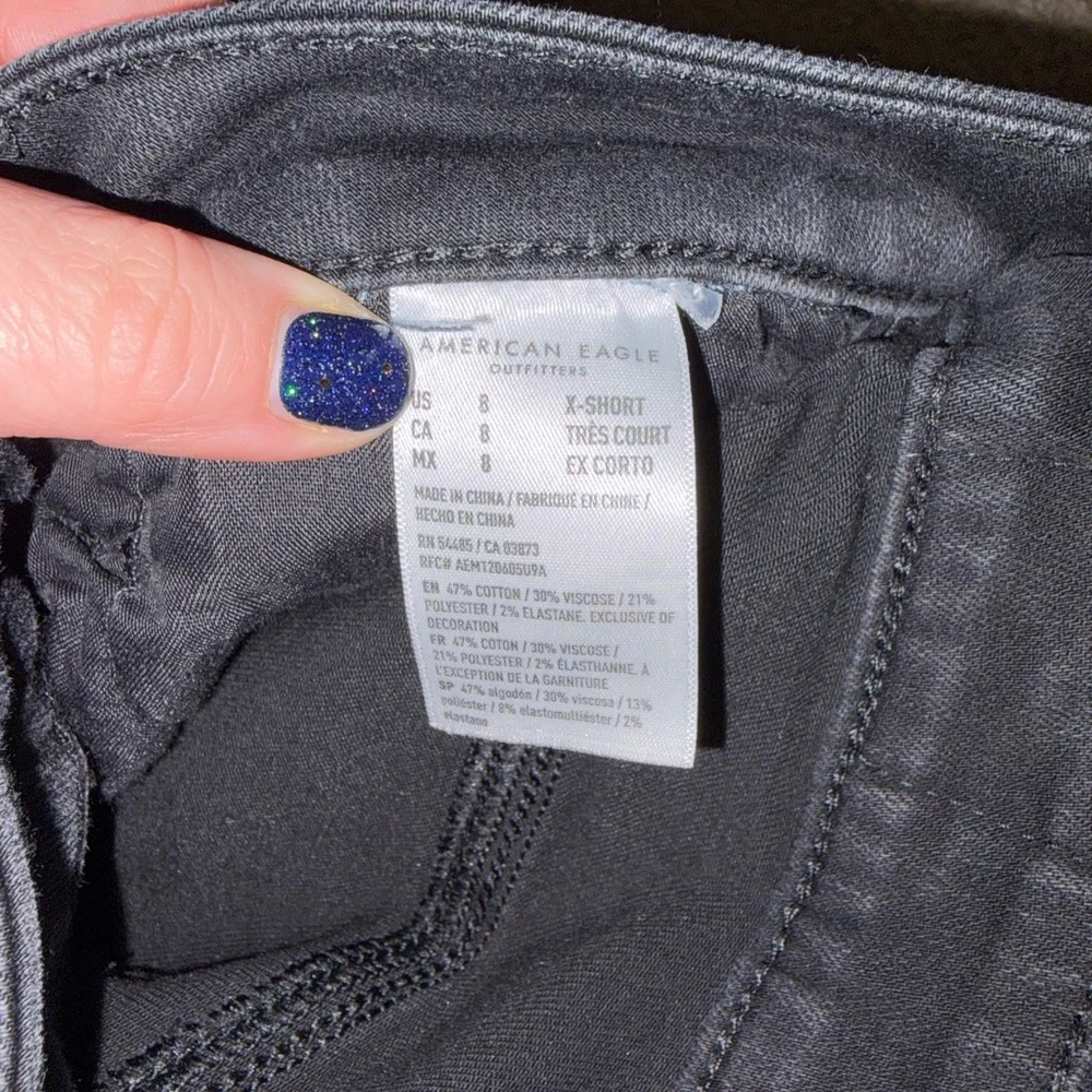 American Eagle Women's Super High Rise Distressed Black Jeggings 8 X-Short - Picture 2 of 5